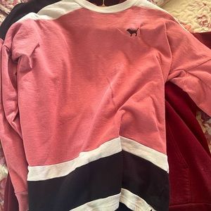 Medium Vs Pink sweater